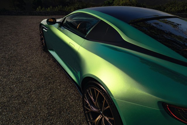 Aston Martin Db12 Foto 2