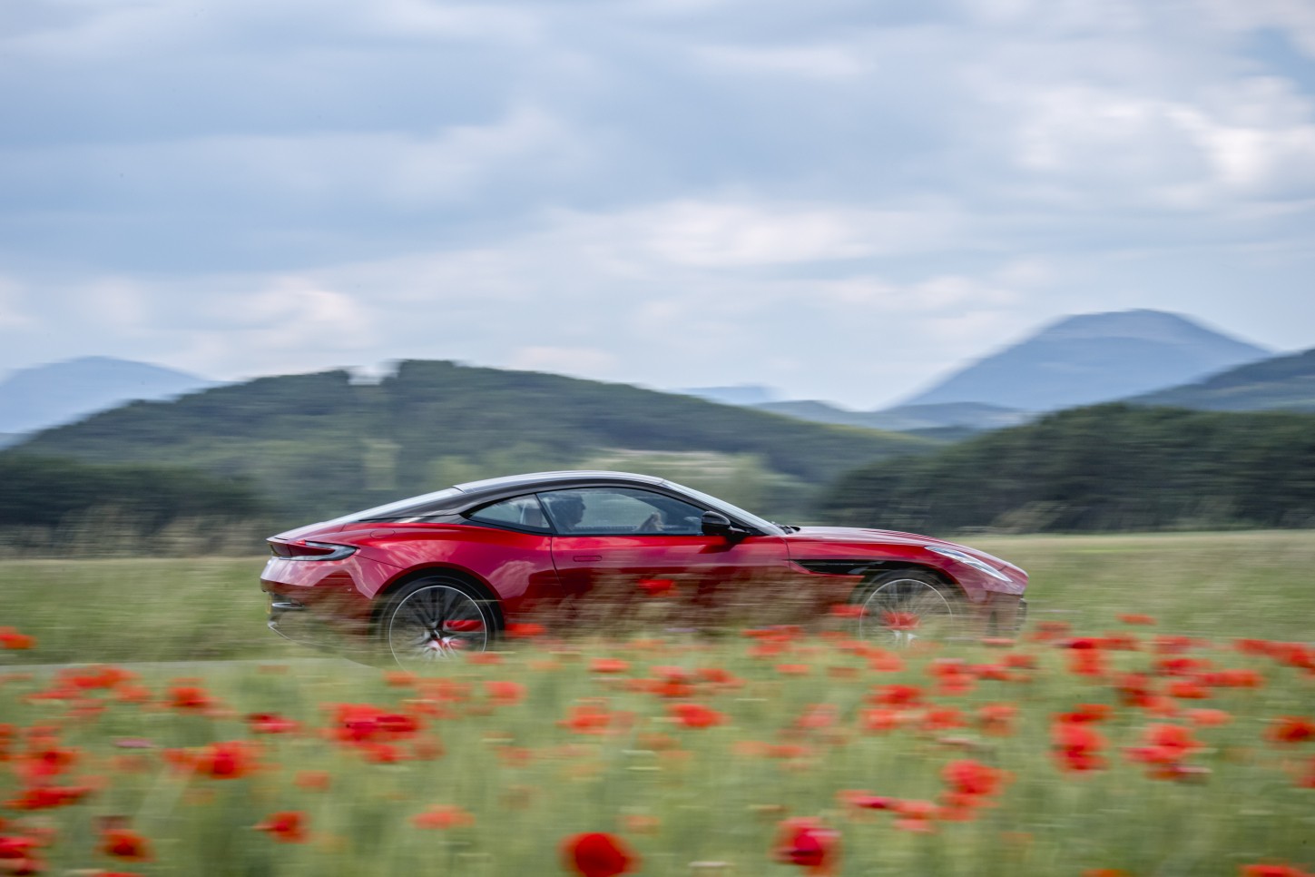 Aston Martin Db12 photo 61