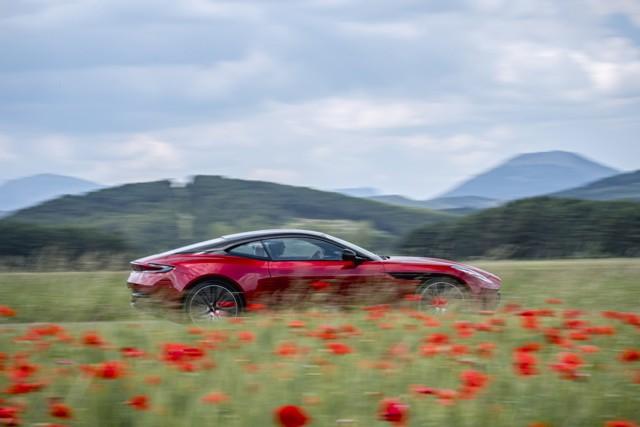 Aston Martin Db12 Foto 61