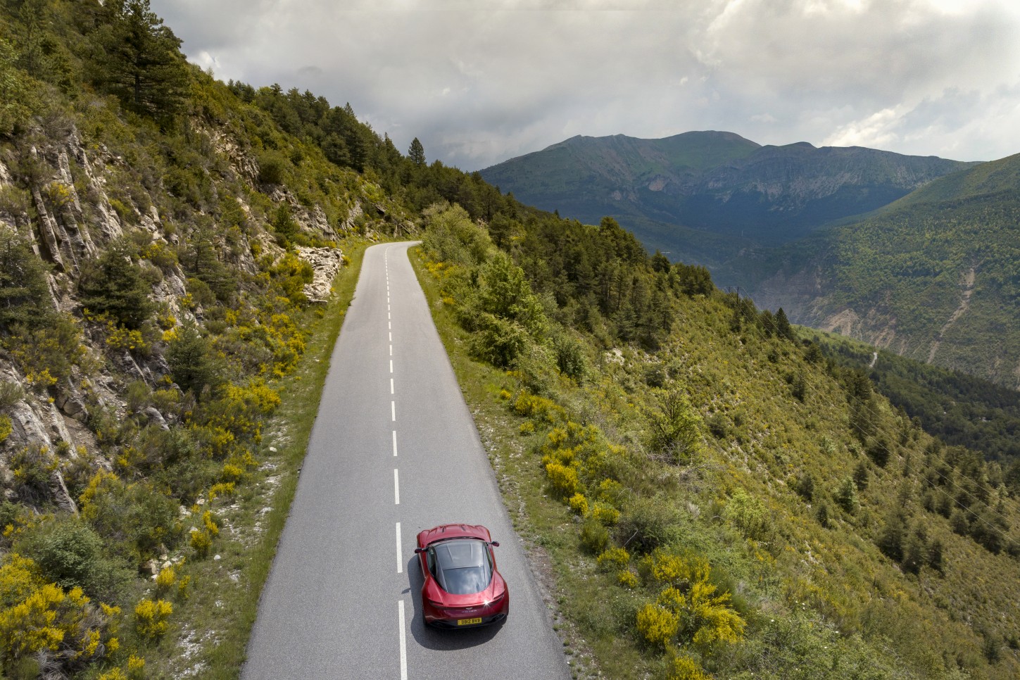Aston Martin Db12 photo 63