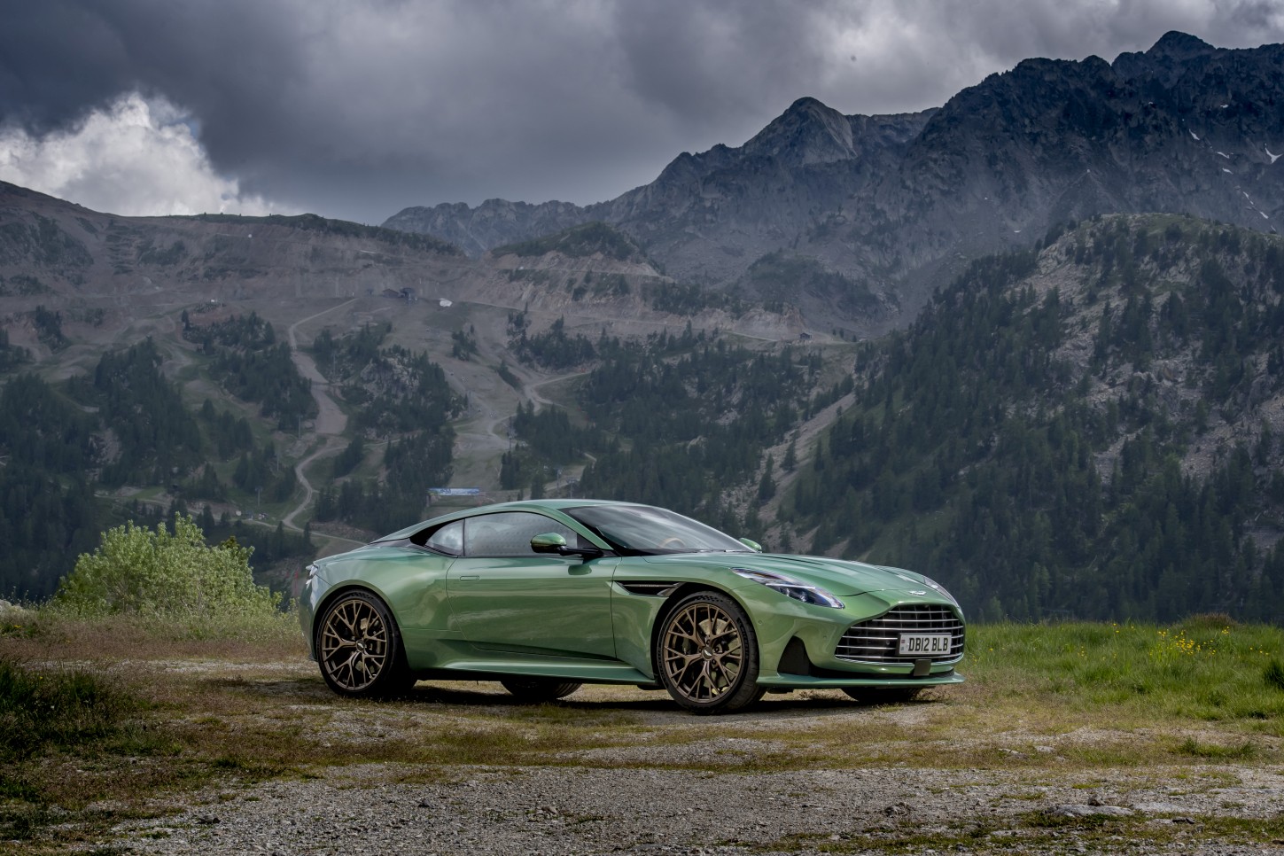 Aston Martin Db12 photo 65