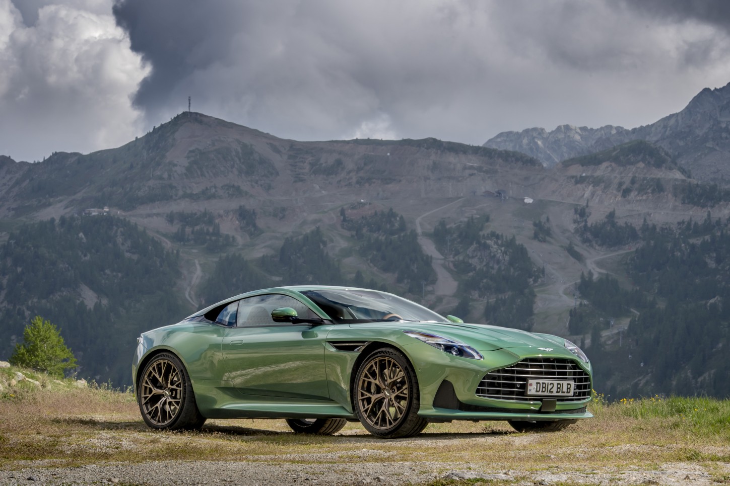 Aston Martin Db12 photo 66