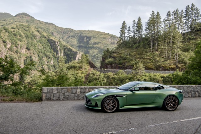 Aston Martin Db12 Foto 70