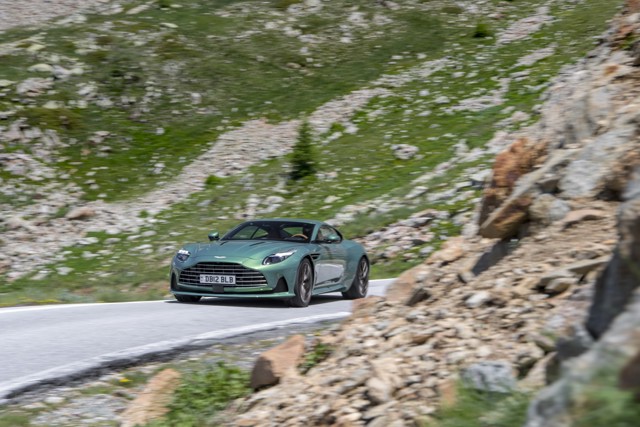 Aston Martin Db12 Foto 73
