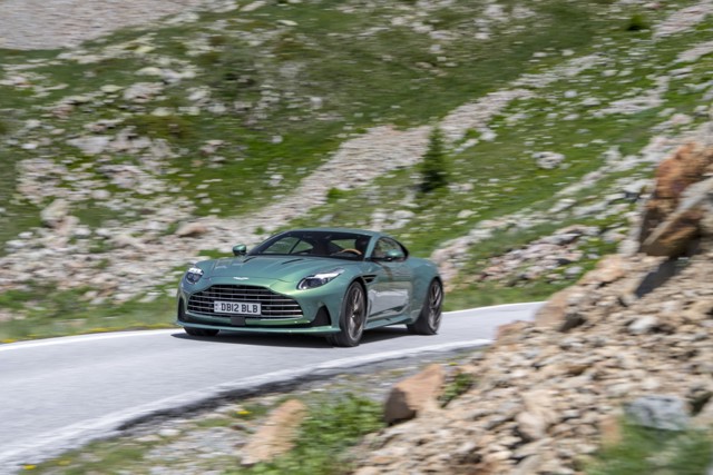 Aston Martin Db12 Foto 74