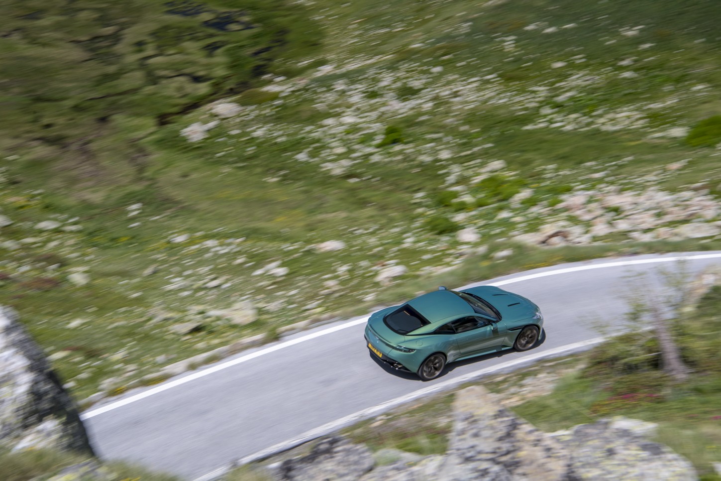 Aston Martin Db12 photo 77