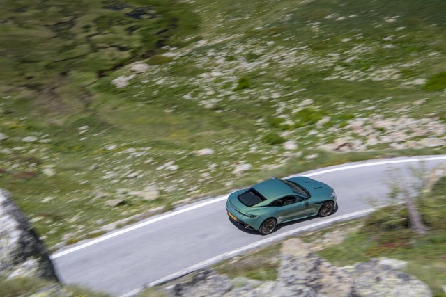 Aston Martin Db12 Foto 77