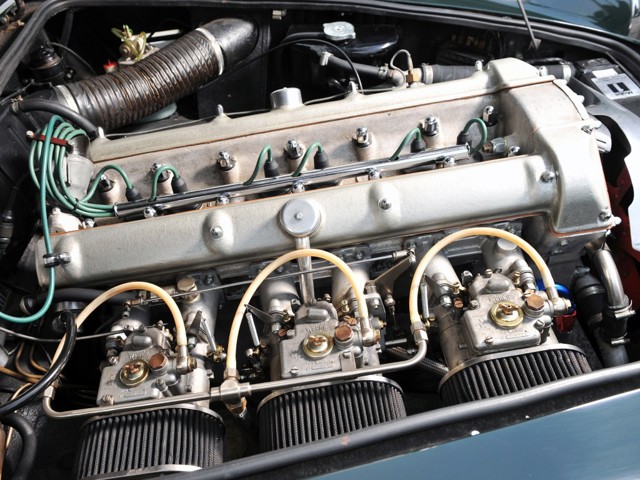 Aston Martin Db4 photo 7