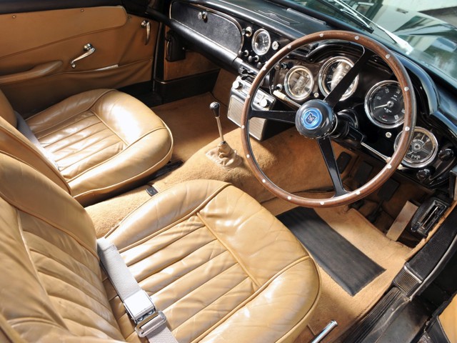 Aston Martin Db4 photo 8
