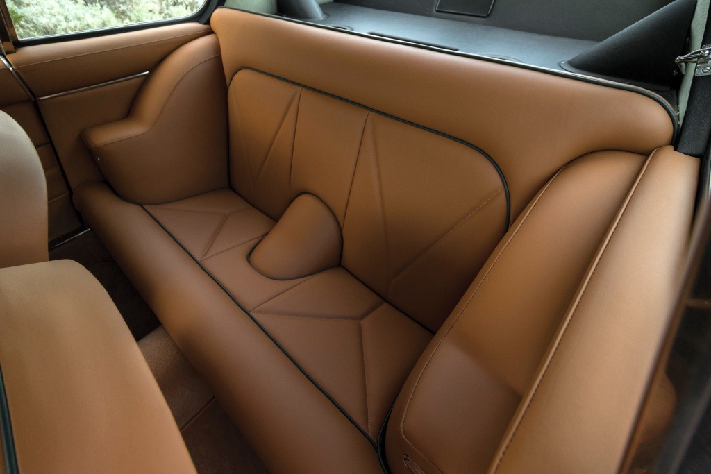 Aston Martin Db6 photo 30