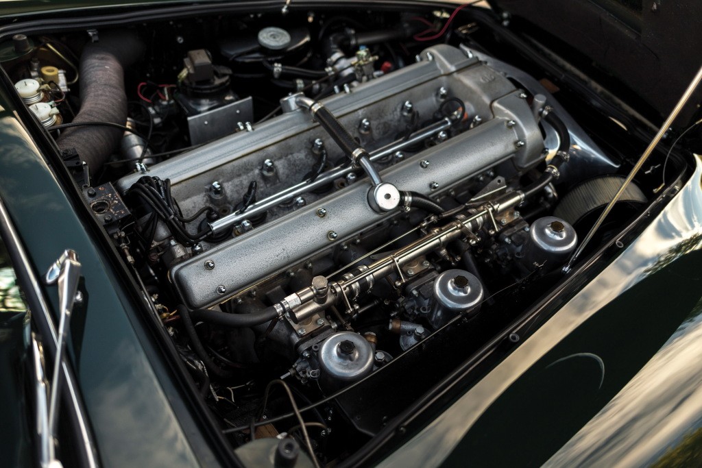 Aston Martin Db6 photo 32