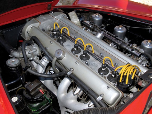 Aston Martin Db6 foto 33
