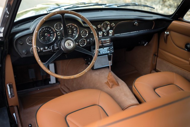 Aston Martin Db6 foto 25