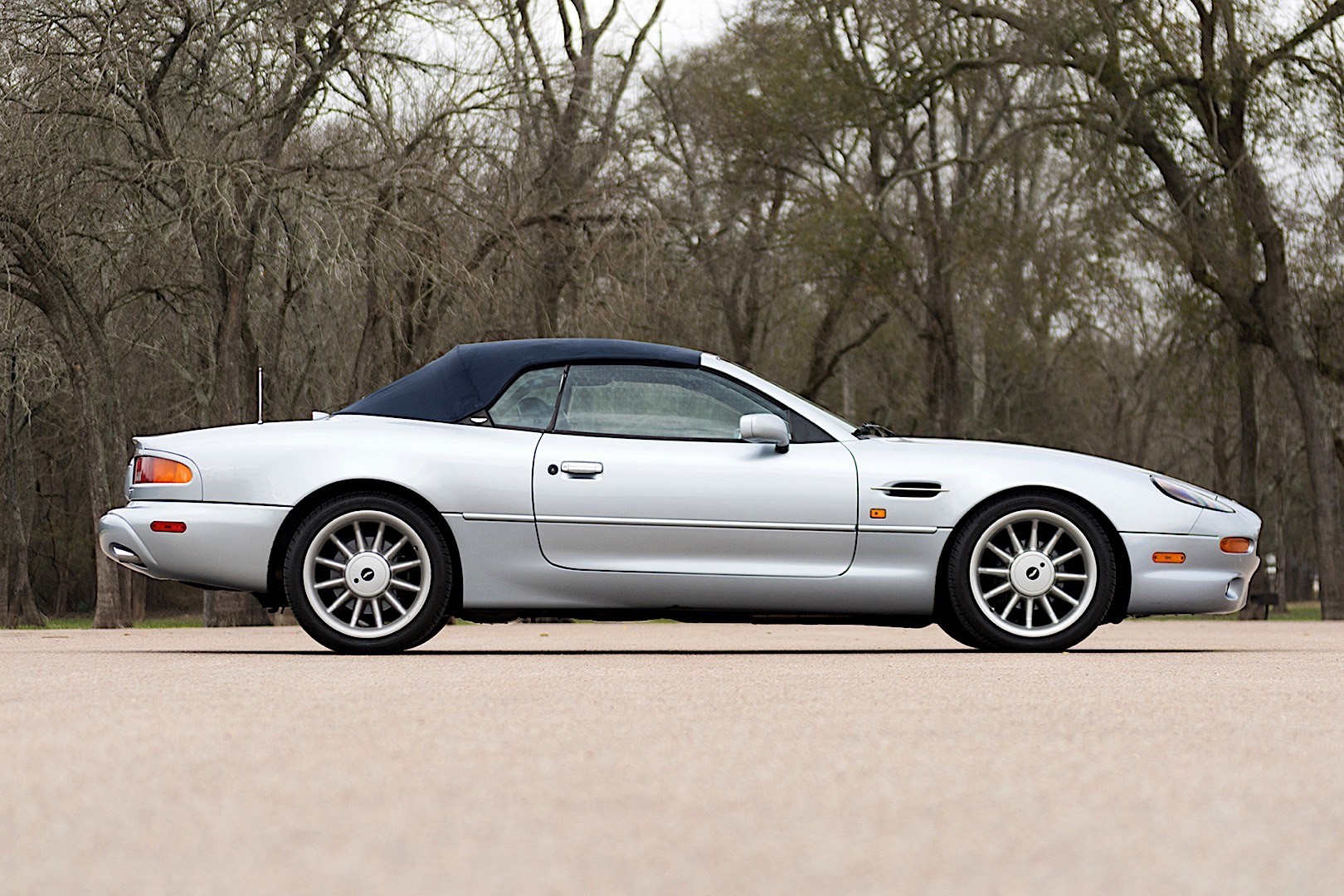 Aston Martin Db7 Volante photo 9