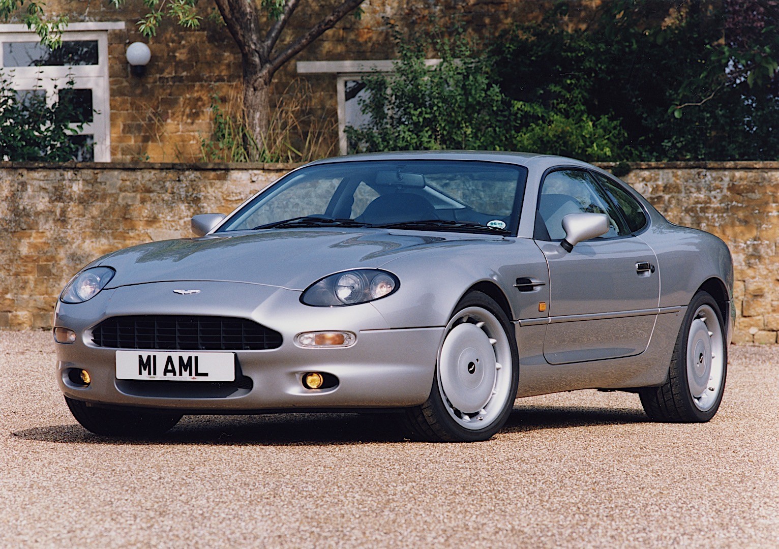 Aston Martin Db7 photo 10