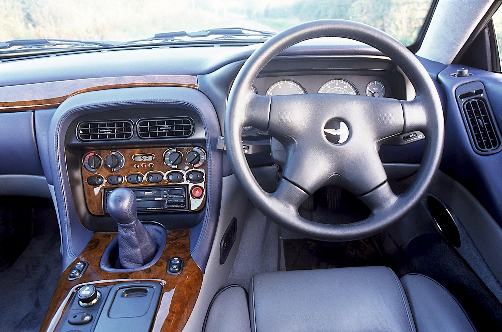 Aston Martin Db7 photo 15