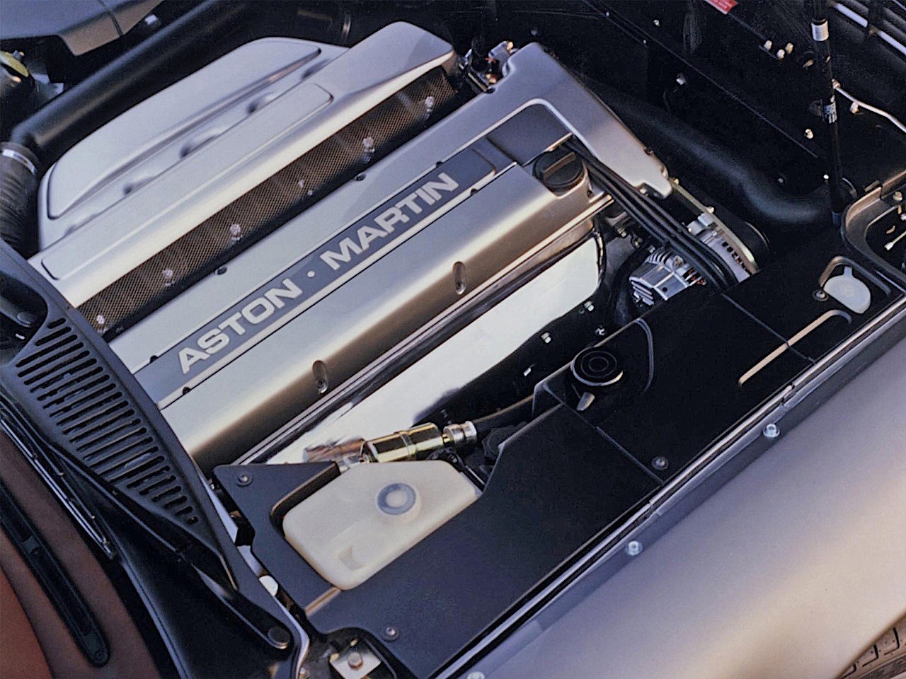 Aston Martin Db7 photo 16