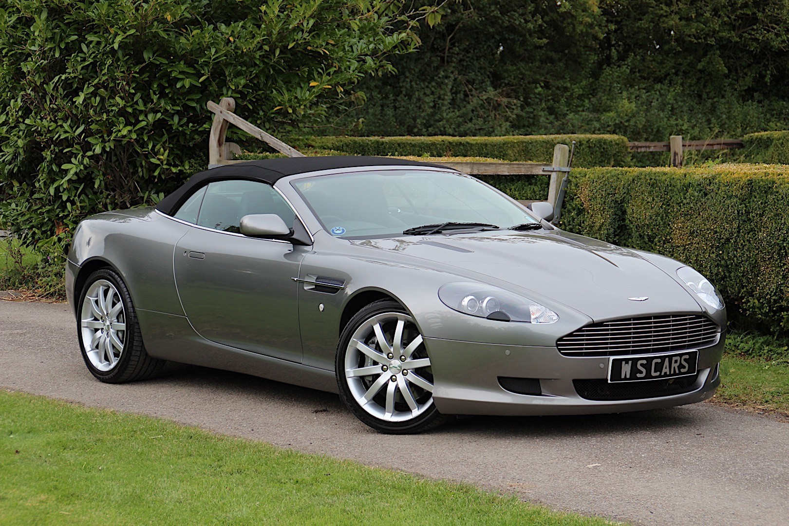 Aston Martin Db9 Volante photo 40