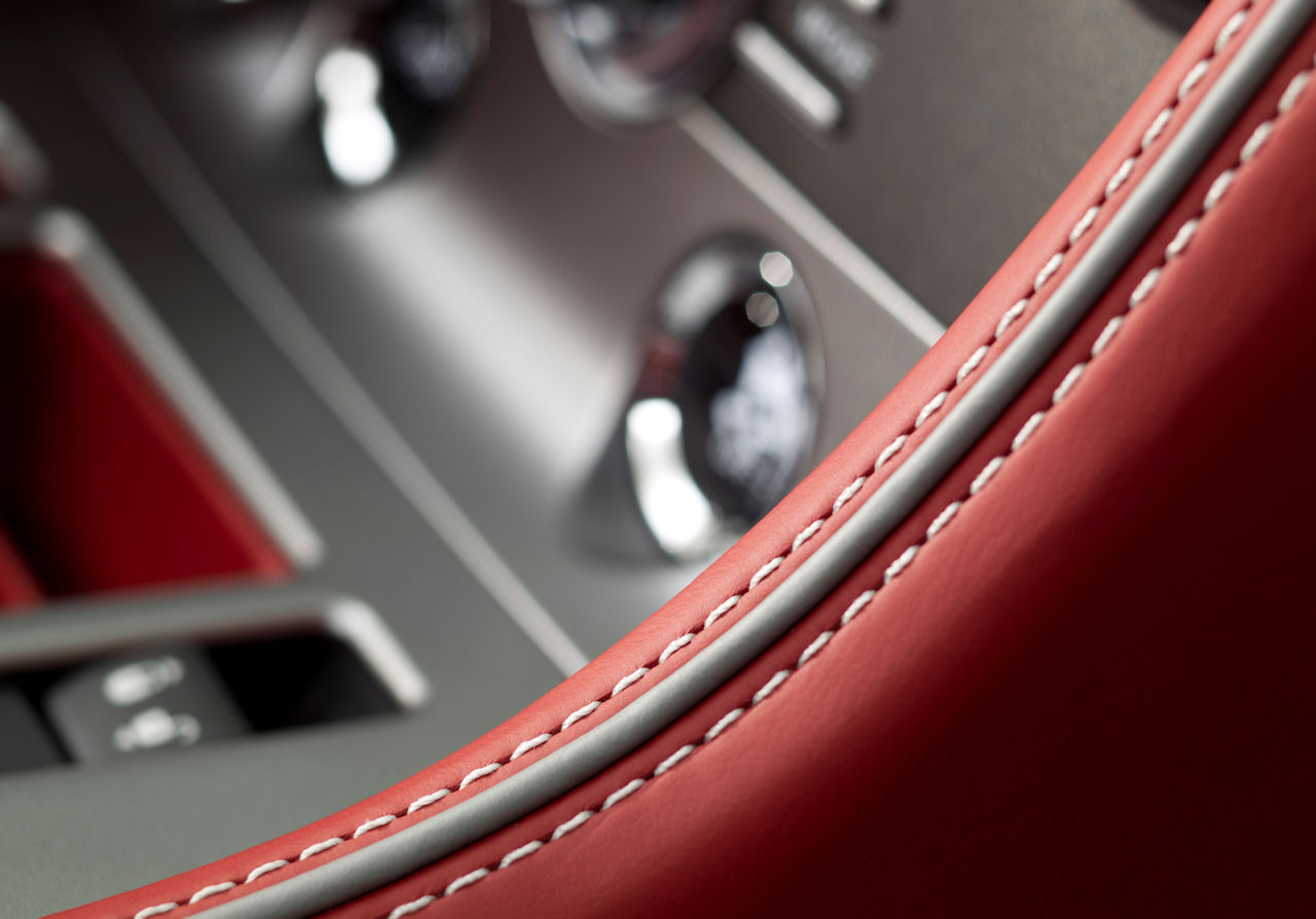 Aston Martin Db9 photo 10