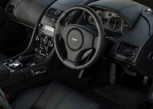 Aston Martin Db9 photo 17