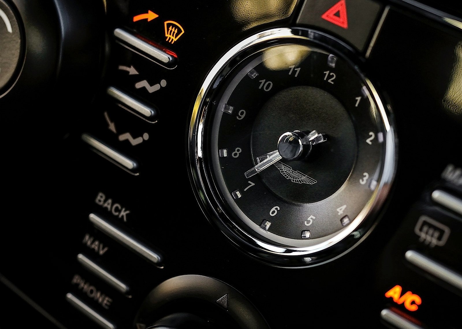 Aston Martin Db9 photo 20