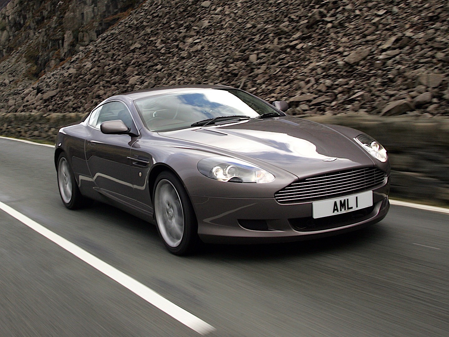 Aston Martin Db9 photo 10