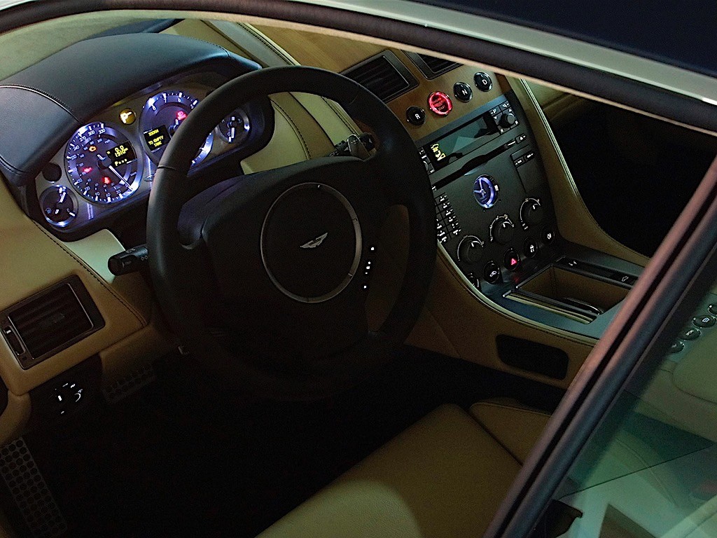 Aston Martin Db9 photo 37