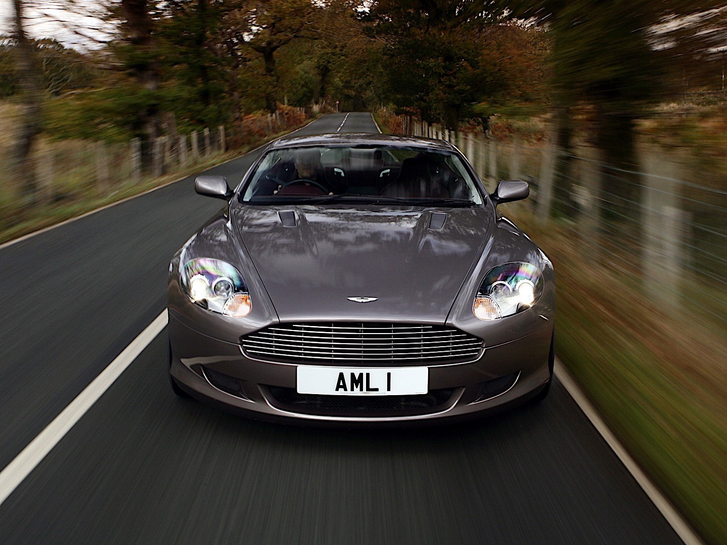 Aston Martin Db9 photo 22