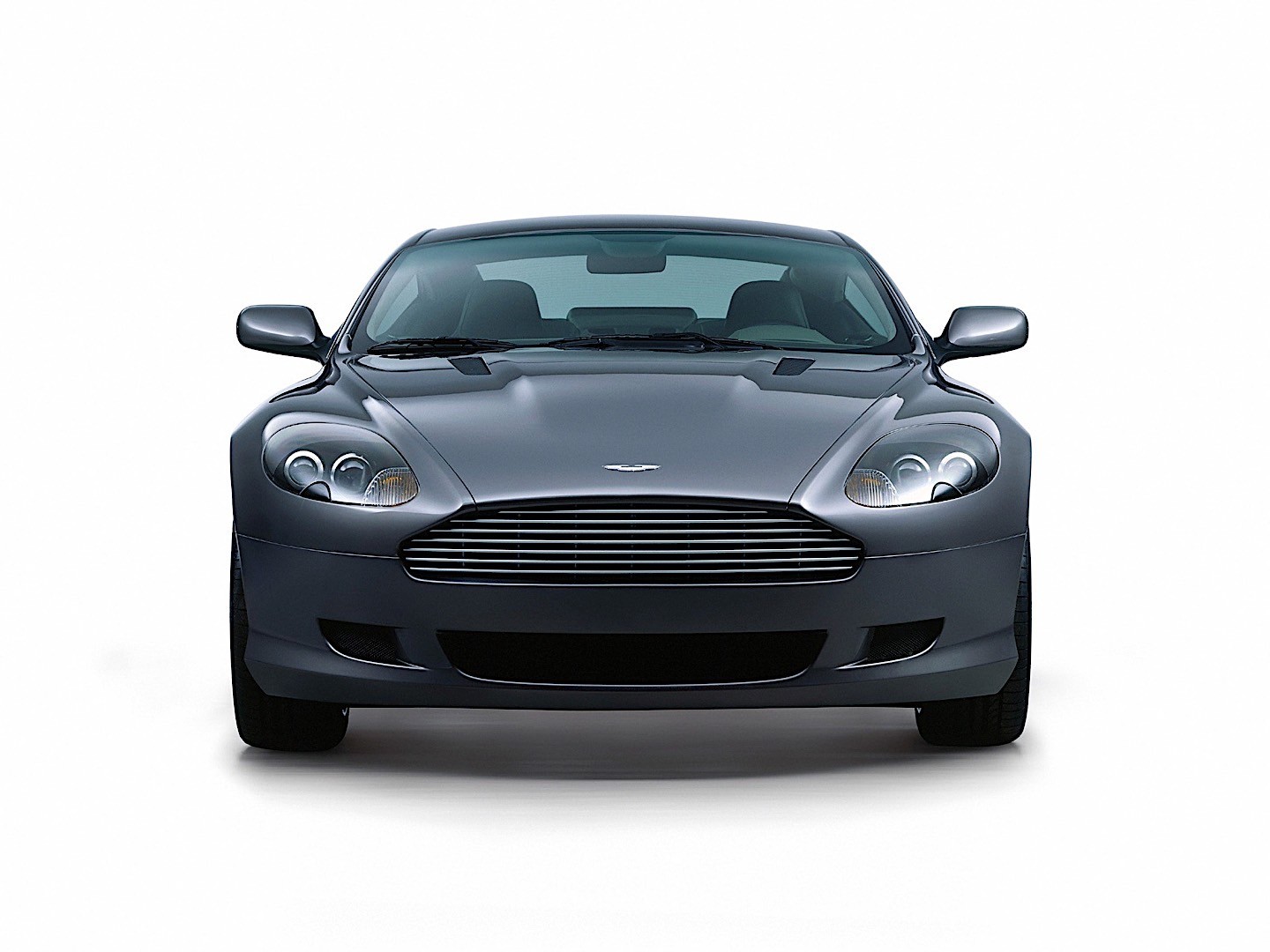 Aston Martin Db9 photo 28