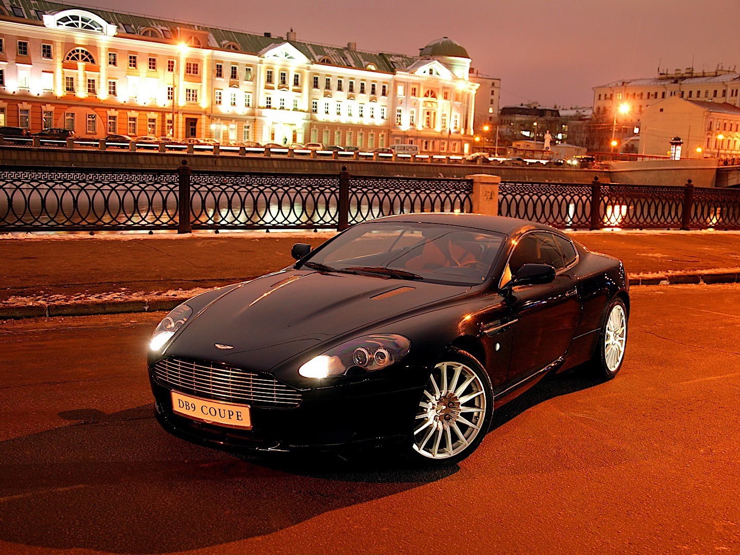 Aston Martin Db9 photo 29