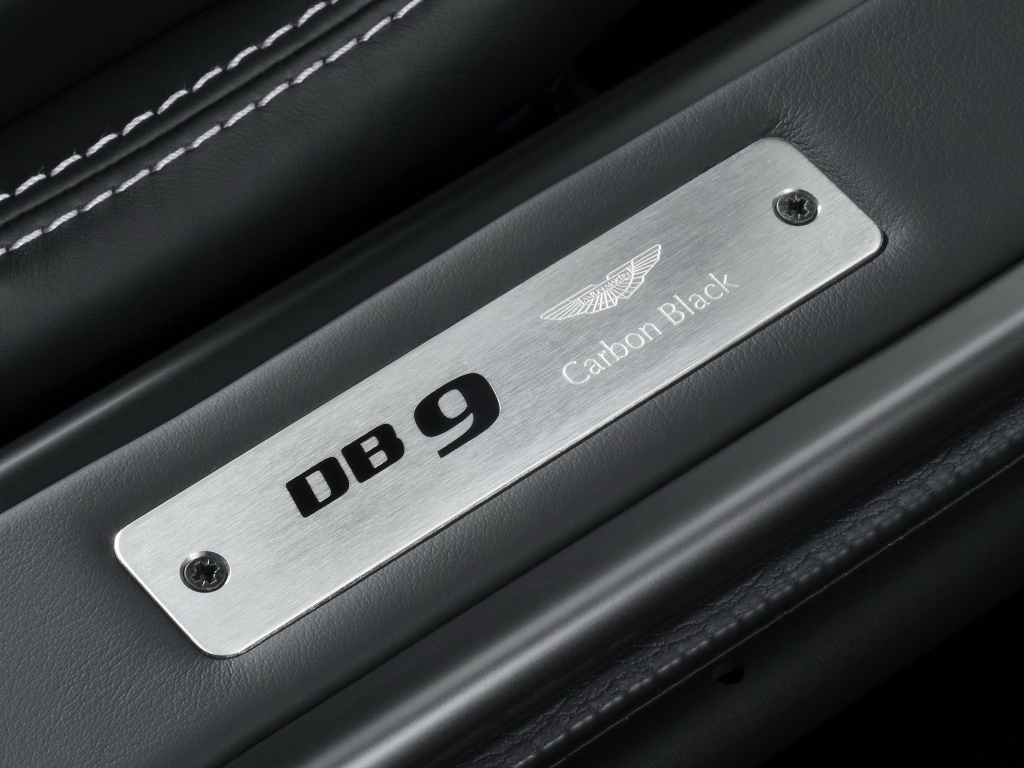 Aston Martin Db9 photo 30