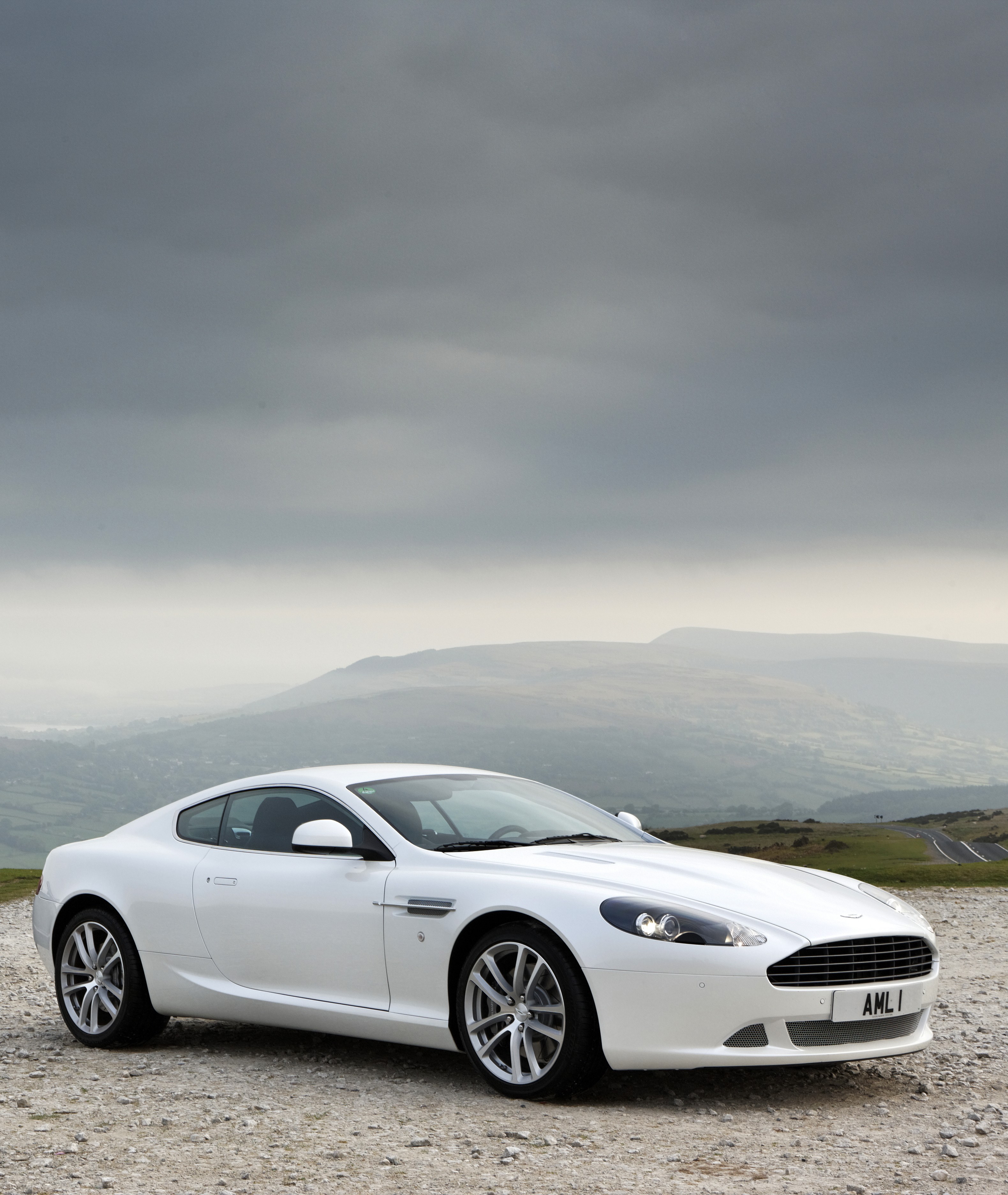 Aston Martin Db9 photo 21