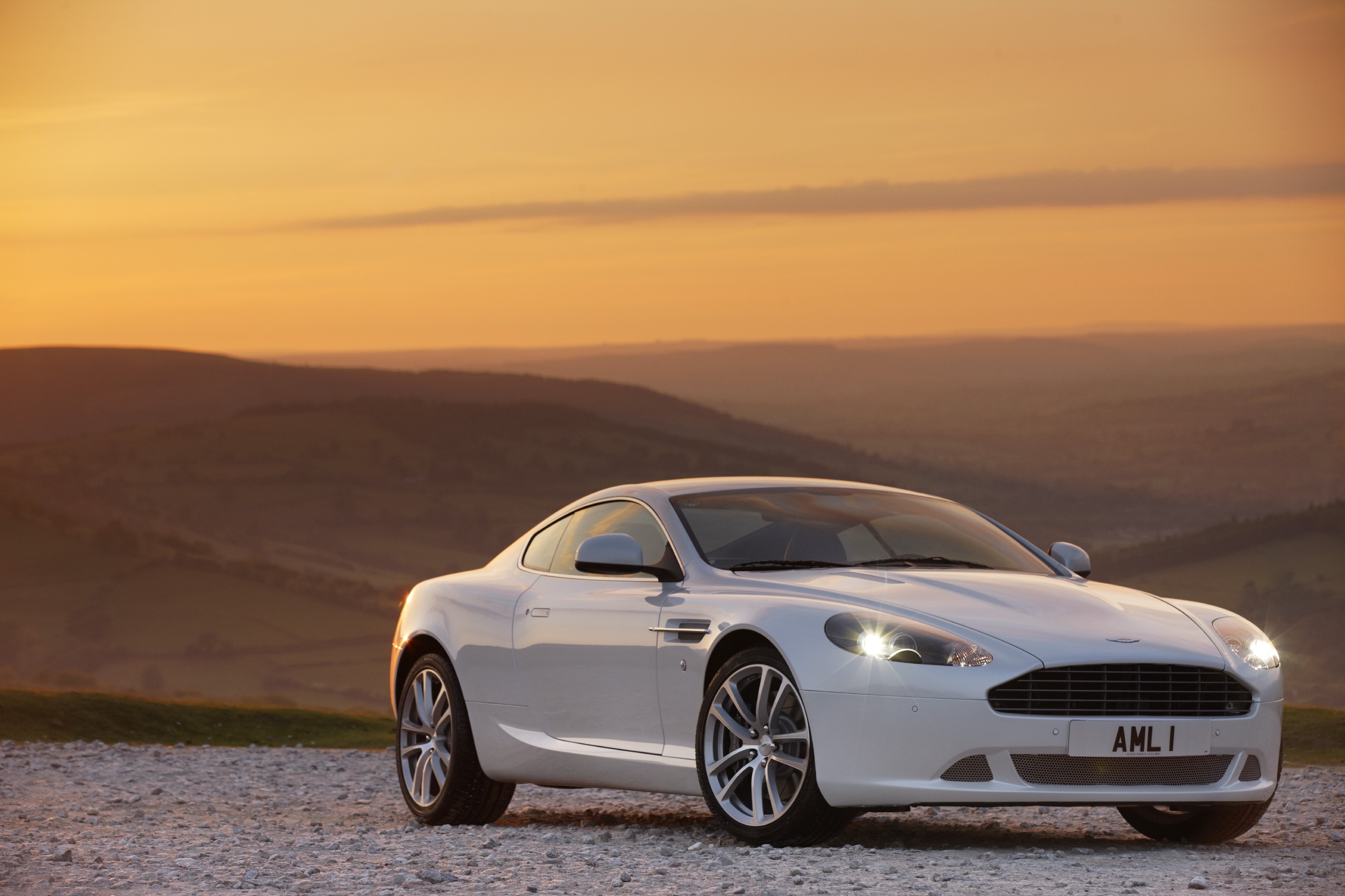 Aston Martin Db9 photo 22