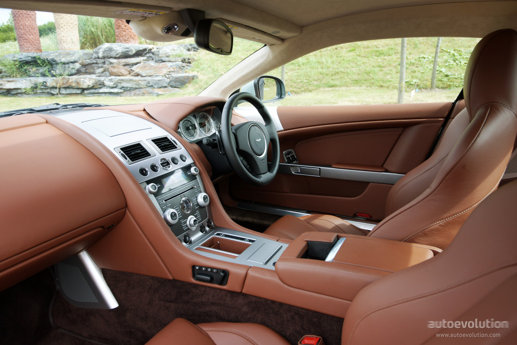 Aston Martin Db9 photo 24
