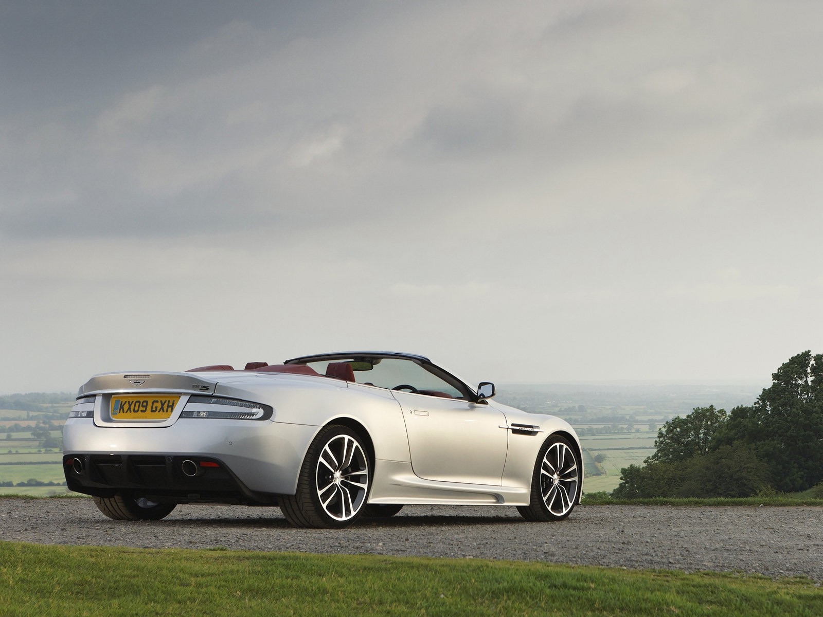 Aston Martin Dbs Volante photo 13