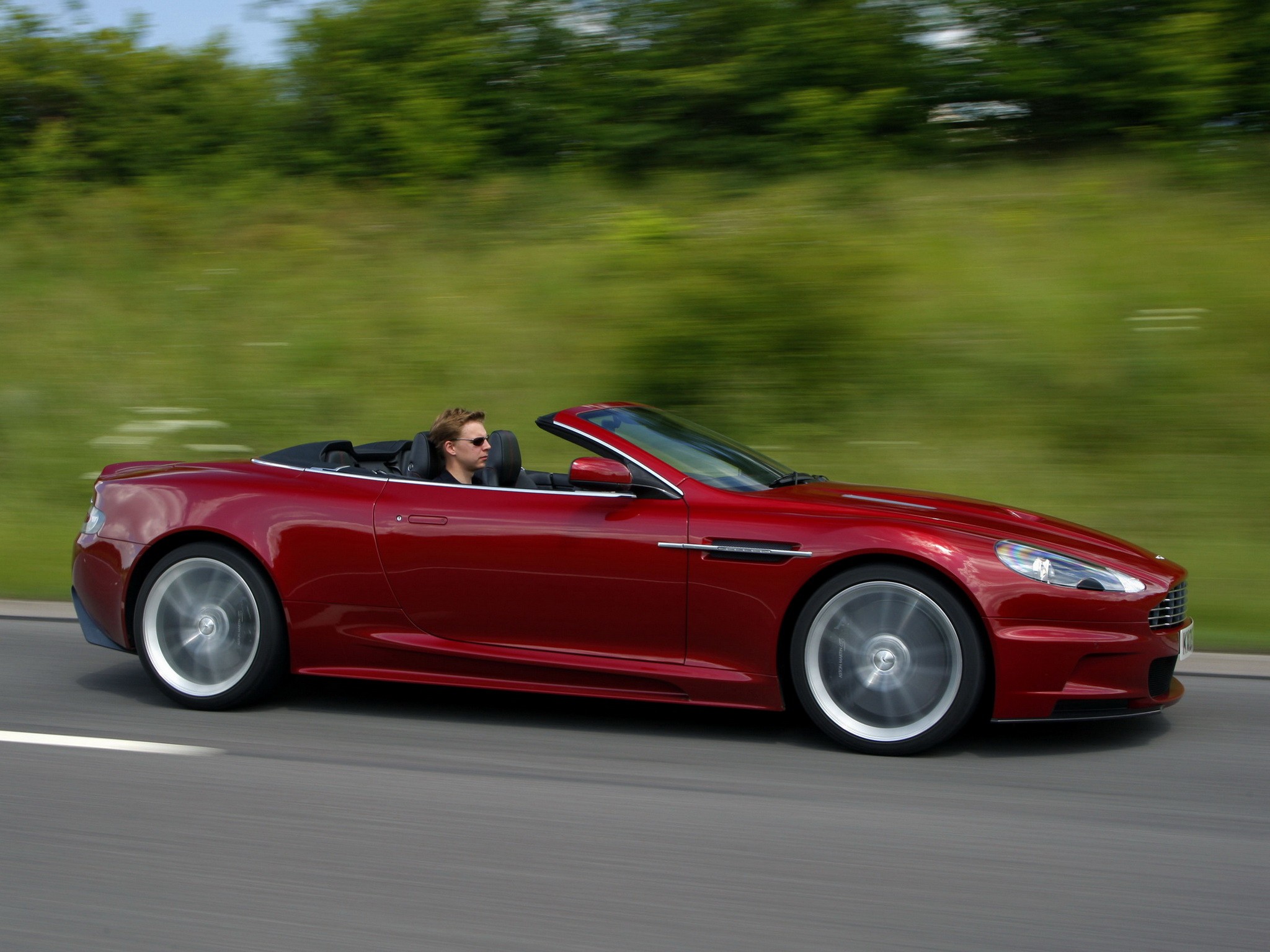 Aston Martin Dbs Volante photo 22