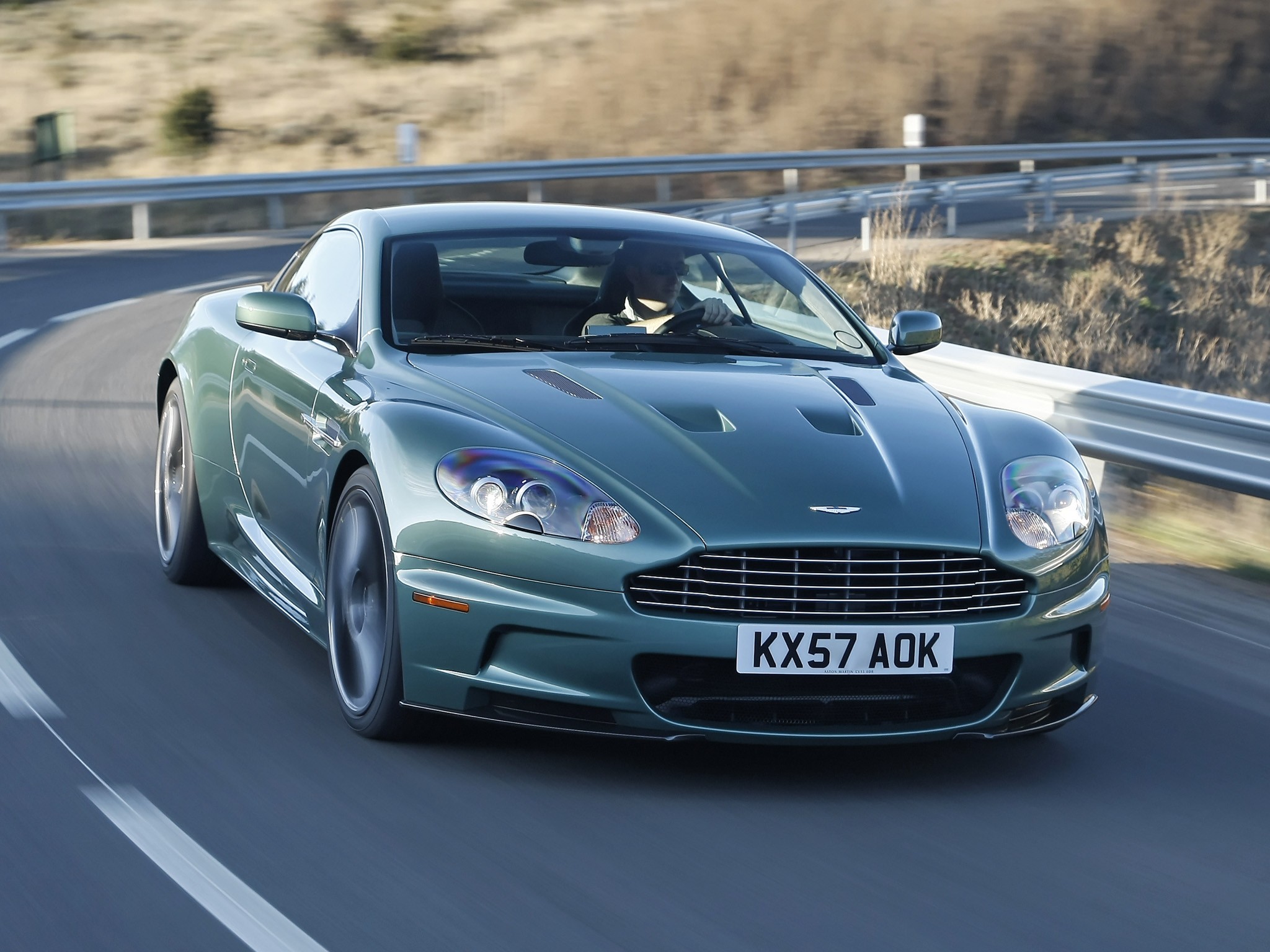 Aston Martin Dbs photo 13
