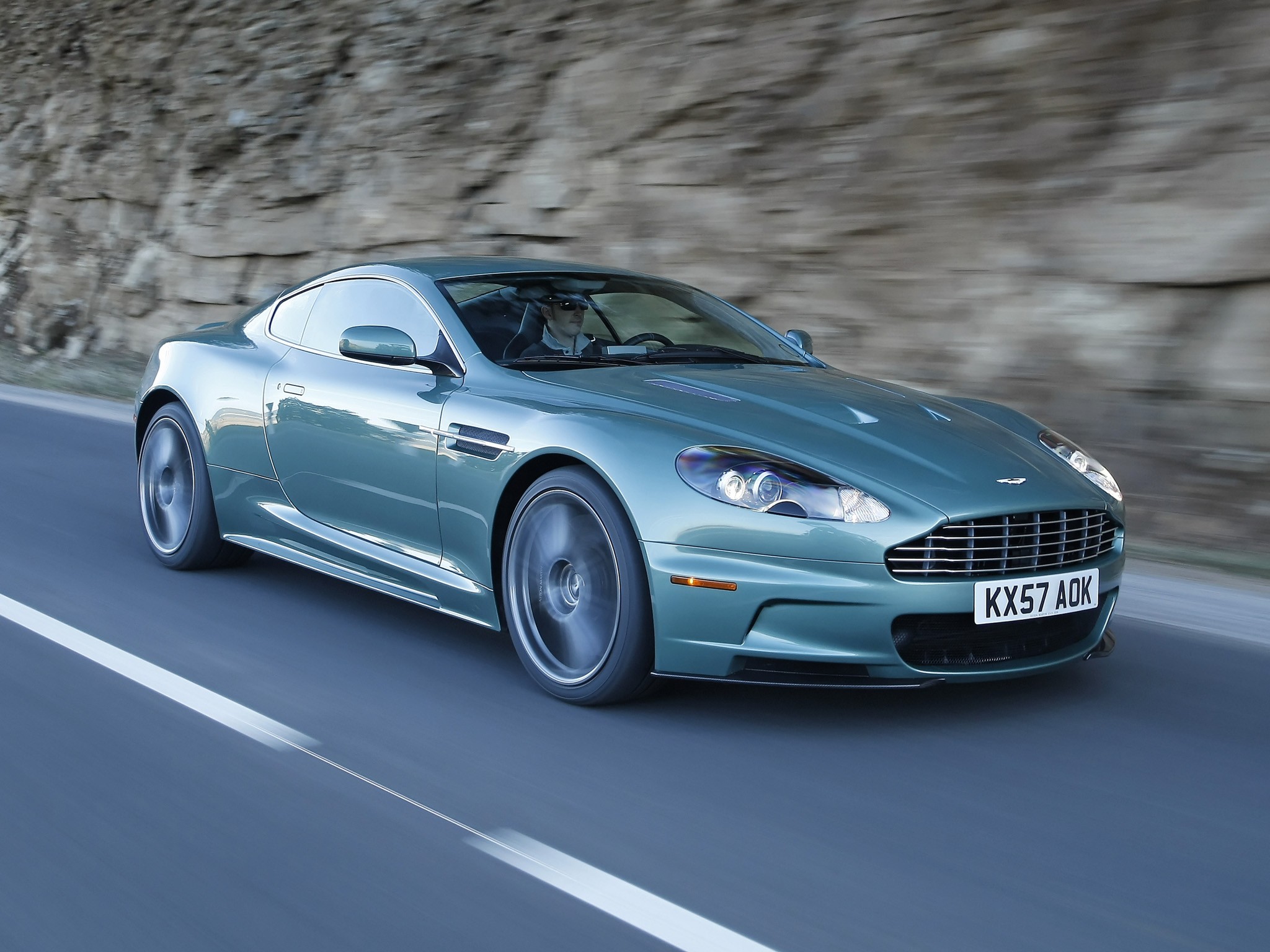 Aston Martin Dbs photo 18