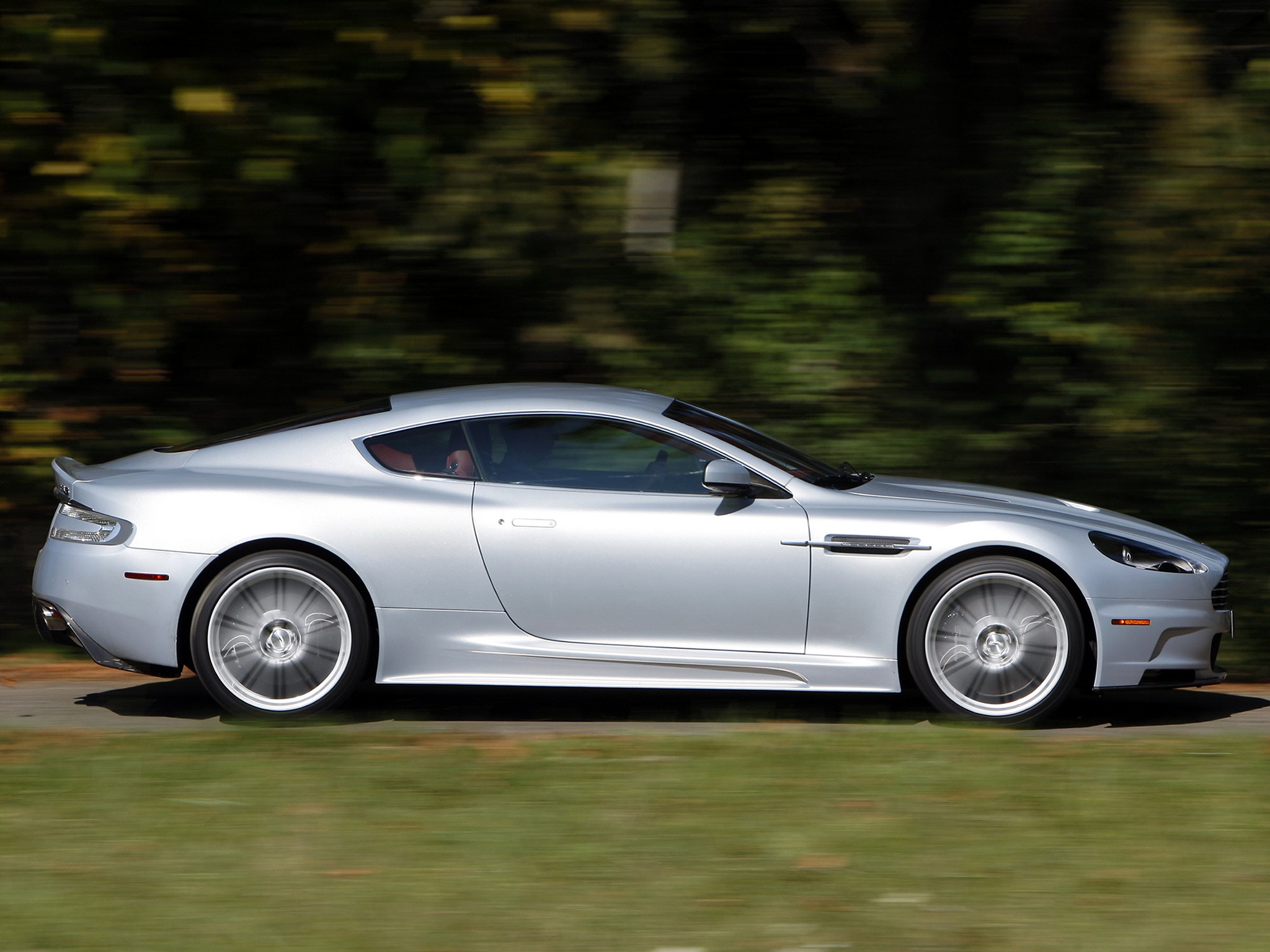 Aston Martin Dbs photo 22