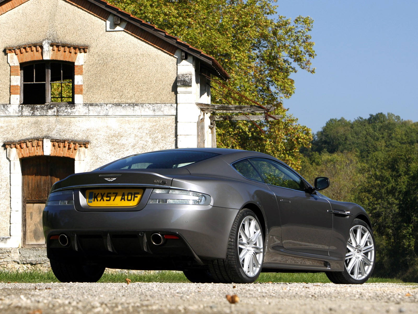 Aston Martin Dbs photo 25