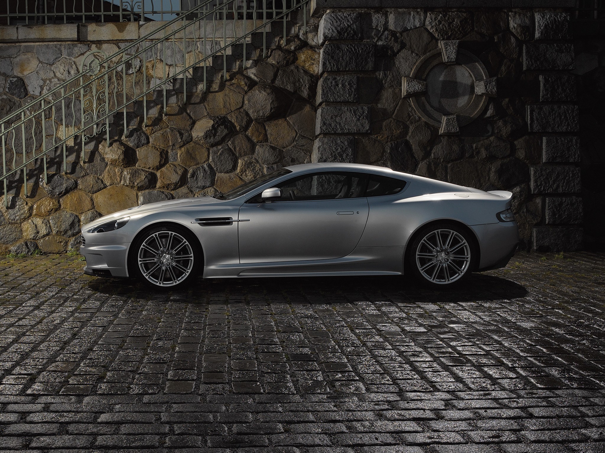 Aston Martin Dbs photo 32