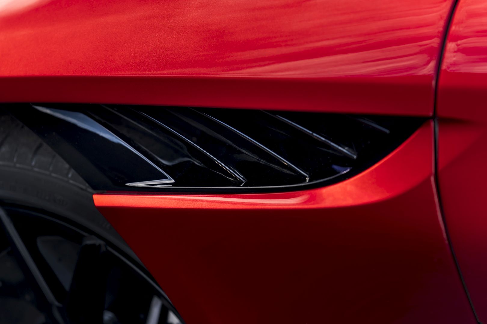 Aston Martin Dbs photo 6