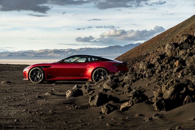 Aston Martin Dbs foto 8