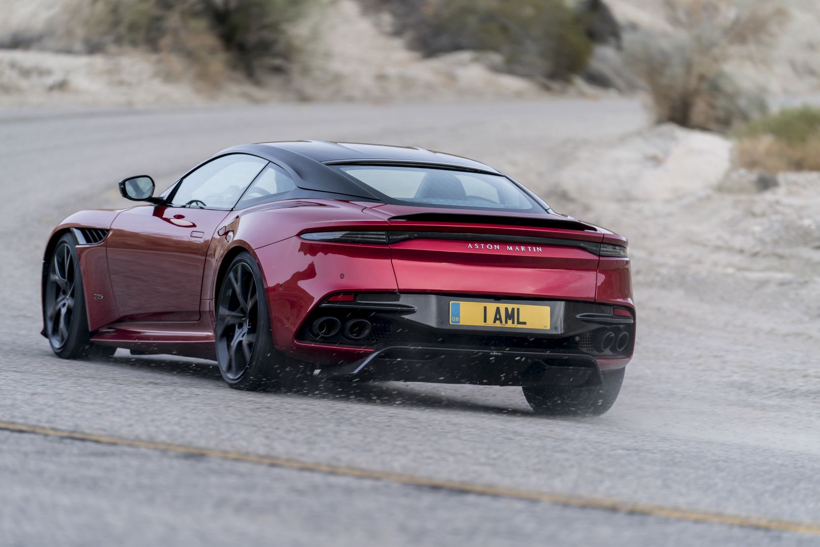 Aston Martin Dbs photo 17