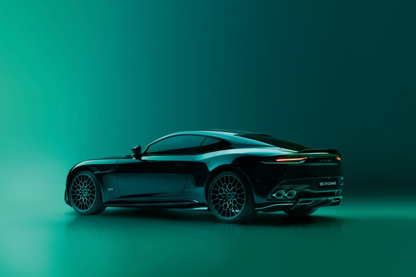 Aston Martin Dbs photo 3