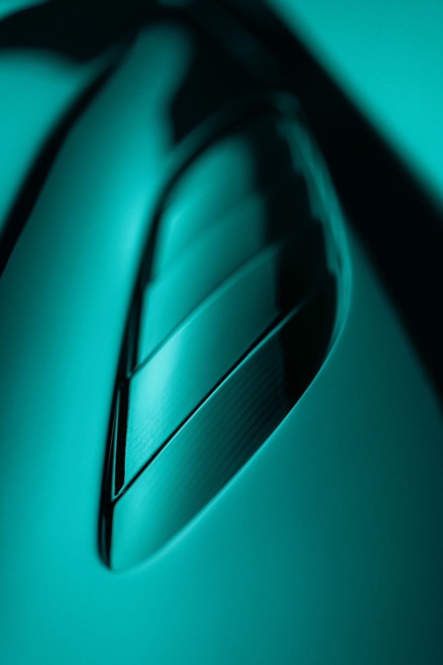 Aston Martin Dbs photo 18