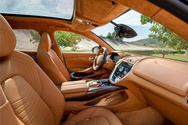 Aston Martin Dbx photo 181