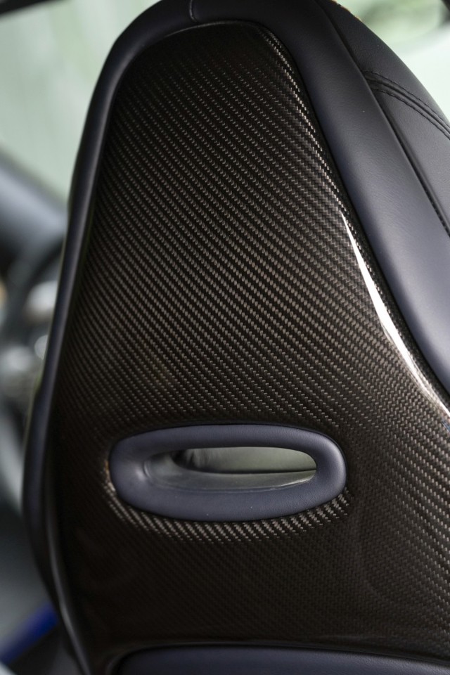 Aston Martin Dbx photo 263
