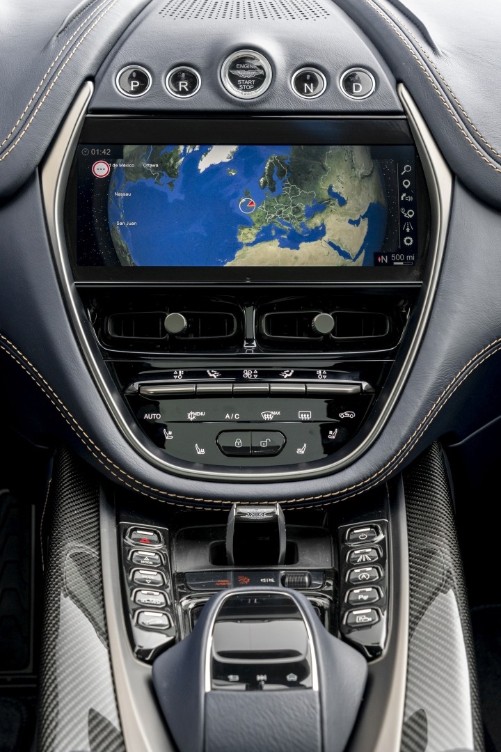 Aston Martin Dbx photo 270