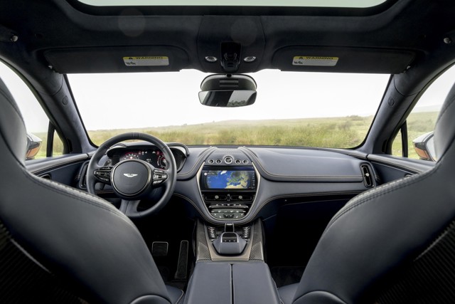 Aston Martin Dbx photo 272